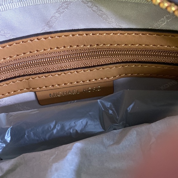 Michael Kors Brown Logo and Beach Club-print Crossbody Bag ☀️🏝🐚 - Picture 10 of 16